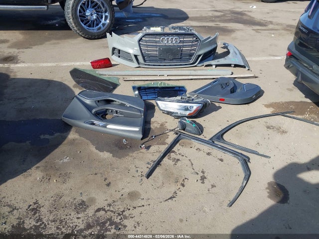 Продаж на аукціоні авто 2020 Audi A3 Premium Plus 45 Tfsi S Line Quattro S Tronic, vin: WAUJEGFF2LA103281, номер лоту: 44314828
