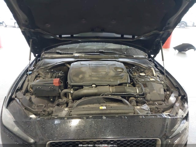 2018 JAGUAR XE SAJAD4FX0JCP28438 Photo 9