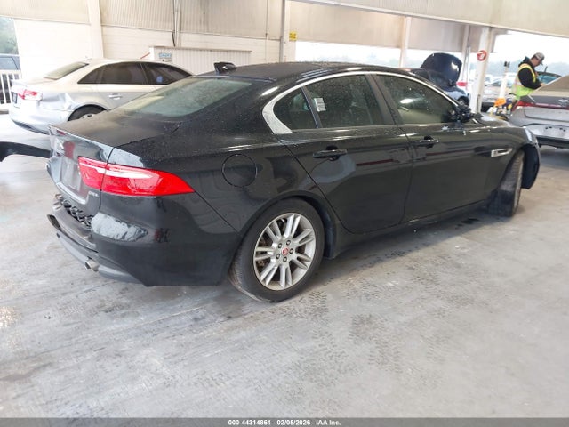 2018 JAGUAR XE SAJAD4FX0JCP28438 Photo 3