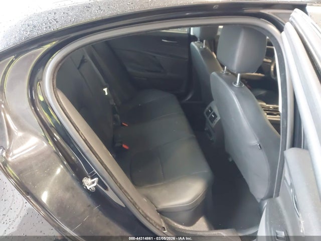 2018 JAGUAR XE SAJAD4FX0JCP28438 Photo 7