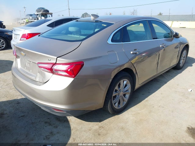 1G1ZD5STXNF136407 Chevrolet Malibu Fwd Lt