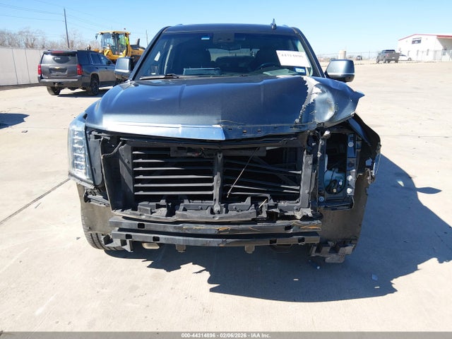 1GYS3BKJXKR132841 Cadillac Escalade Luxury