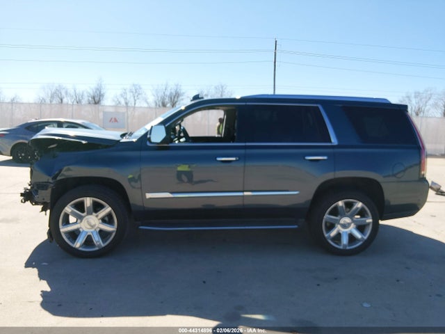 1GYS3BKJXKR132841 Cadillac Escalade Luxury