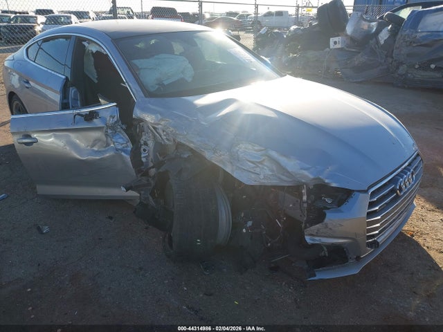 44314986 :رقم المزاد ، WAUENCF57KA098708 vin ، 2019 Audi A5 45 Premium مزاد بيع