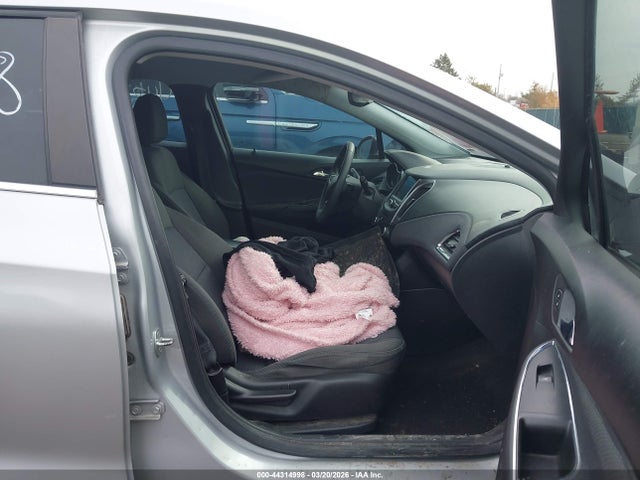 2019 CHEVROLET CRUZE 1G1BE5SM2K7111708 Photo 4