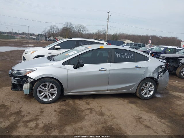 2019 CHEVROLET CRUZE 1G1BE5SM2K7111708 Photo 5