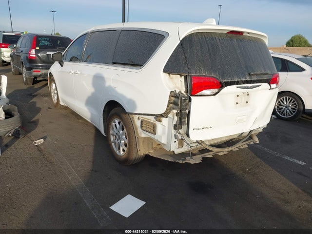 44315021 :رقم المزاد ، 2C4RC1DG1HR642921 vin ، 2017 Chrysler Pacifica Touring مزاد بيع