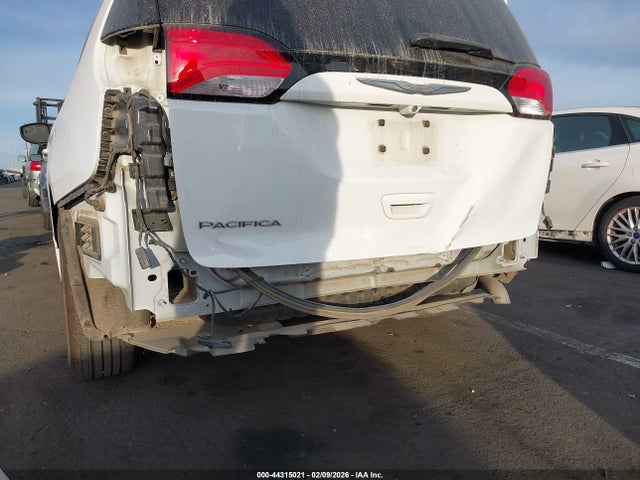 44315021 :رقم المزاد ، 2C4RC1DG1HR642921 vin ، 2017 Chrysler Pacifica Touring مزاد بيع