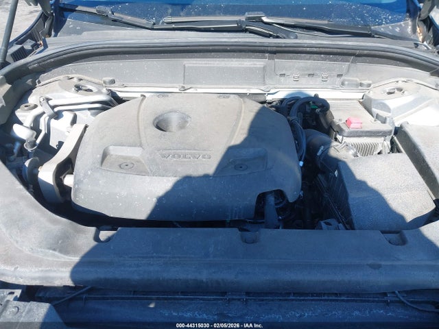 2018 VOLVO XC60 LYV102RK8JB083699 Photo 9