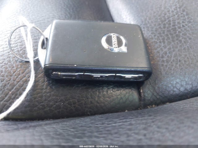 2018 VOLVO XC60 LYV102RK8JB083699 Photo 10