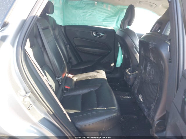 2018 VOLVO XC60 LYV102RK8JB083699 Photo 7
