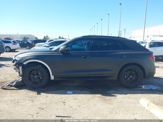 2022 Audi Q8 Premium 55 Tfsi Quattro Tiptronic მანქანა იყიდება აუქციონზე, vin: WA1AVBF16ND016375, აუქციონის ნომერი: 44315086