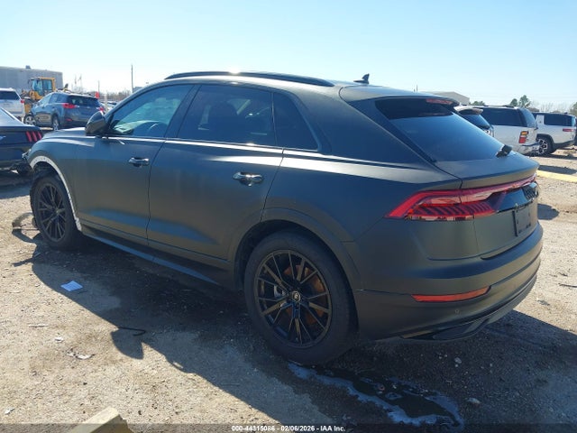 2022 AUDI Q8 WA1AVBF16ND016375 Photo 2