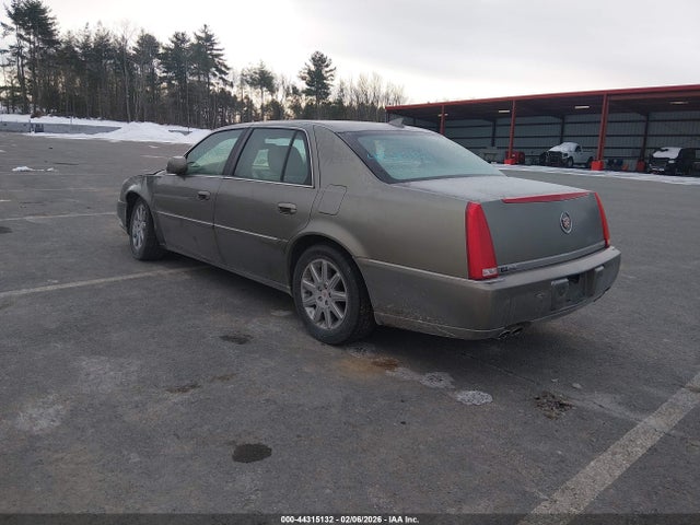 2011 CADILLAC DTS 1G6KH5E65BU105577 Photo 2