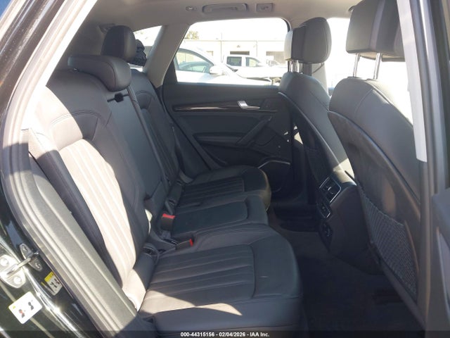 WA1BNAFY1K2077250 Audi Q5 45 Premium