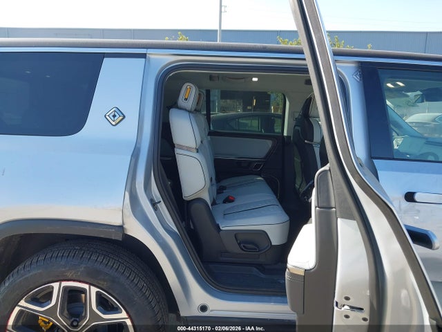 Rivian R1s Launch Edition 2023 7PDSGABL2PN020256 Image 8