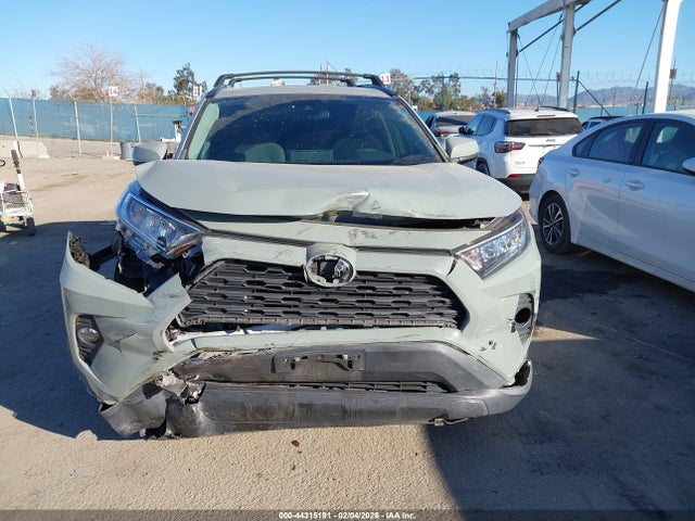 2T3W1RFVXMW181317 Toyota Rav4 Xle