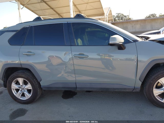 2T3W1RFVXMW181317 Toyota Rav4 Xle