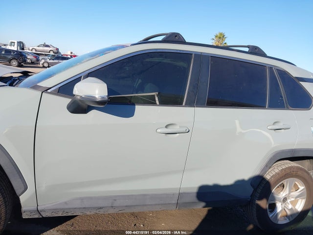 2T3W1RFVXMW181317 Toyota Rav4 Xle