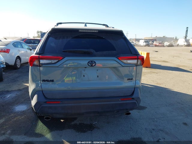 2T3W1RFVXMW181317 Toyota Rav4 Xle