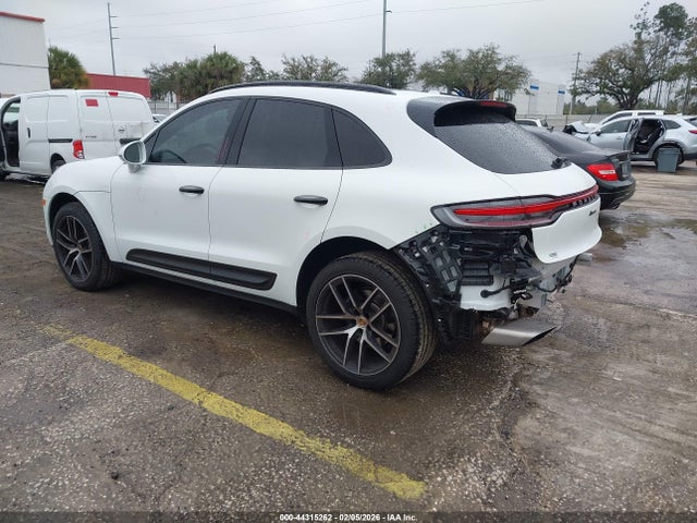 2022 PORSCHE MACAN WP1AA2A55NLB11283 Photo 2