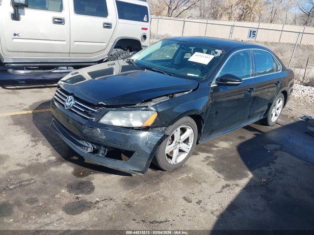 2012 Volkswagen Passat 2.5l Se მანქანა იყიდება აუქციონზე, vin: 1VWBH7A38CC093028, აუქციონის ნომერი: 44315313