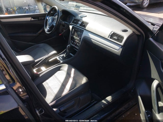 2012 Volkswagen Passat 2.5l Se მანქანა იყიდება აუქციონზე, vin: 1VWBH7A38CC093028, აუქციონის ნომერი: 44315313