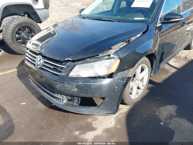2012 Volkswagen Passat 2.5l Se მანქანა იყიდება აუქციონზე, vin: 1VWBH7A38CC093028, აუქციონის ნომერი: 44315313