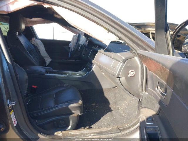 2018 JAGUAR XF SAJBF4FN5JCY53514 Photo 4