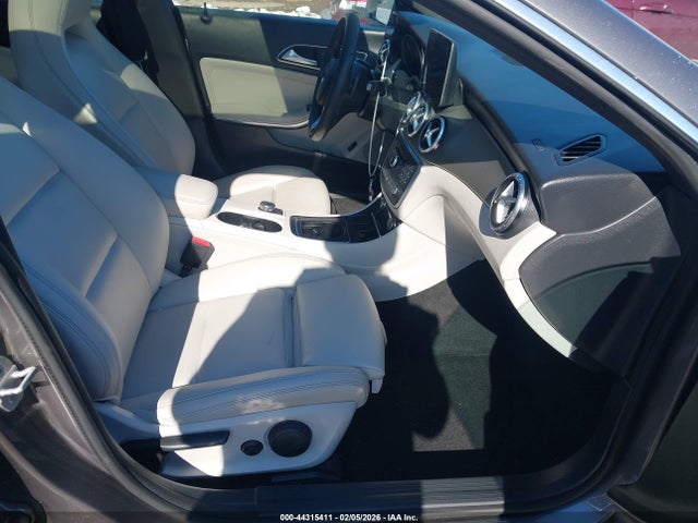 2017 MERCEDES-BENZ CLA 250 WDDSJ4GB9HN401426 Photo 4