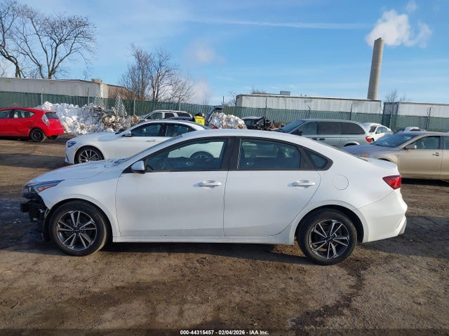 3KPF24AD7RE696132 KIA Forte Lxs