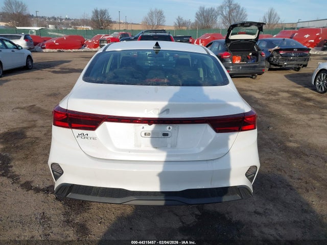 3KPF24AD7RE696132 KIA Forte Lxs