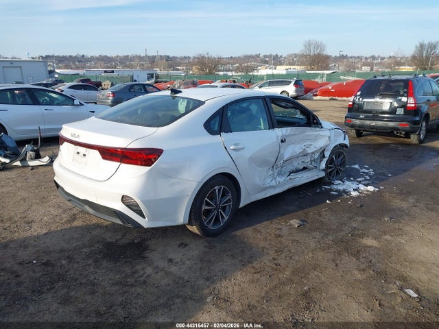 3KPF24AD7RE696132 KIA Forte Lxs