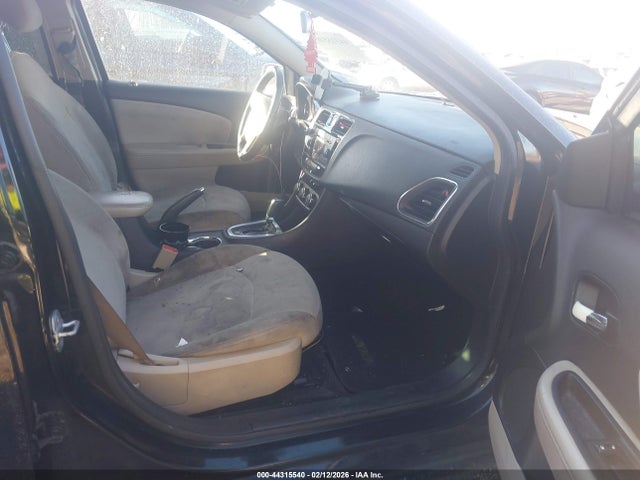 2013 CHRYSLER 200 1C3CCBBB9DN515932 Photo 4