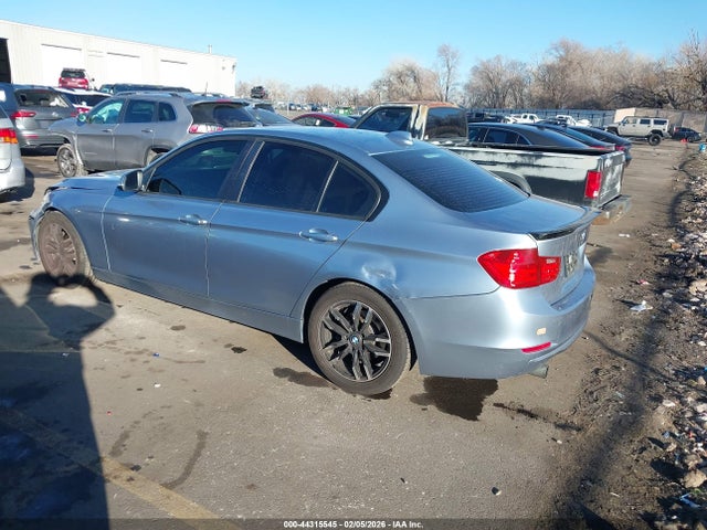 2013 BMW 320I WBA3C3C59DF982866 Photo 2