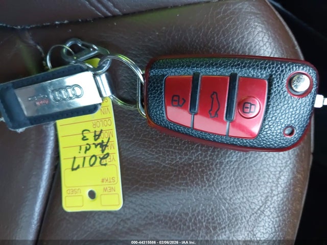 2017 AUDI A3 WAUAUGFF3H1041397 Photo 10