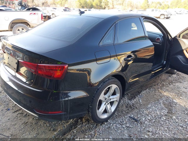 2017 AUDI A3 WAUAUGFF3H1041397 Photo 3