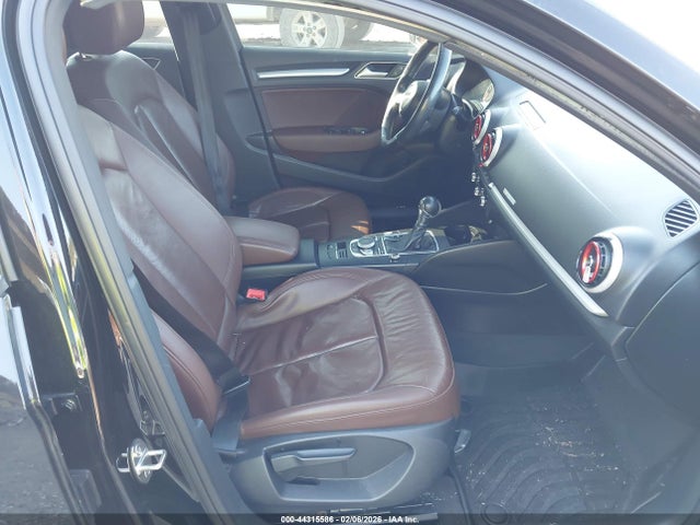 2017 AUDI A3 WAUAUGFF3H1041397 Photo 4