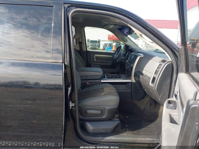 2015 RAM 2500 3C6UR5DJ3FG510491 Photo 4