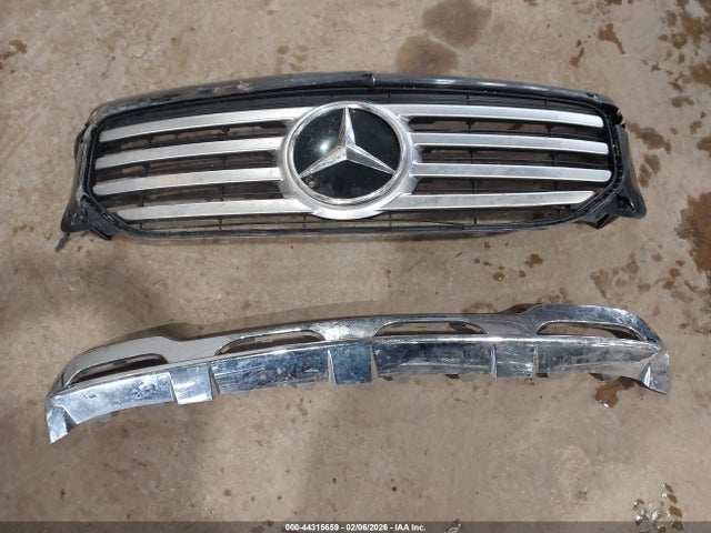 W1N4M4HB7TW443047 Mercedes-Benz Glb 250 4matic