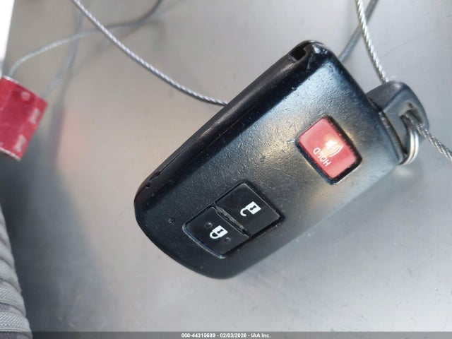 JTDZN3EU5HJ070105 Toyota Prius V Two