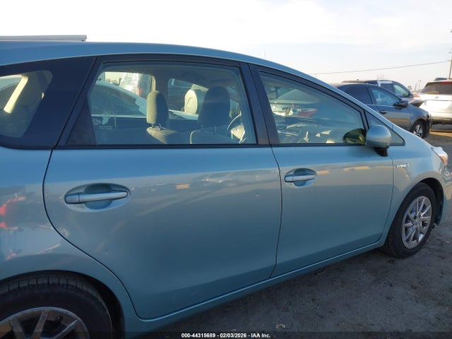 JTDZN3EU5HJ070105 Toyota Prius V Two