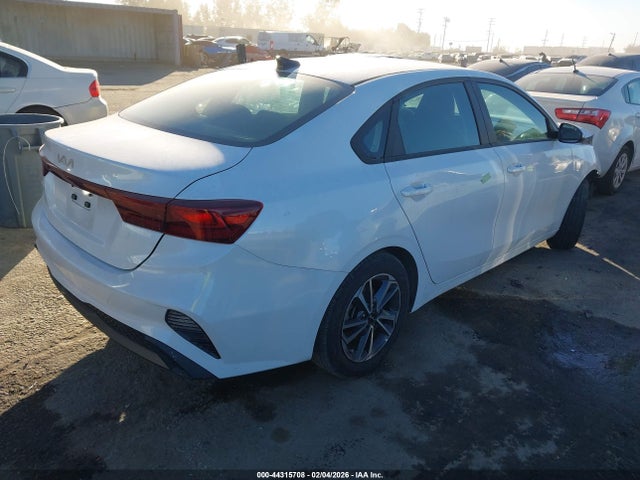 44315708 :رقم المزاد ، 3KPF24AD4RE732309 vin ، 2024 Kia Forte Lxs مزاد بيع