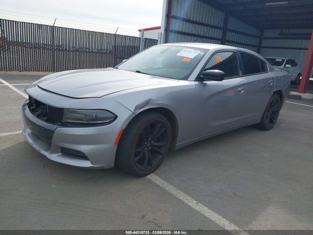 2C3CDXBG8JH220735 Dodge Charger Sxt Rwd