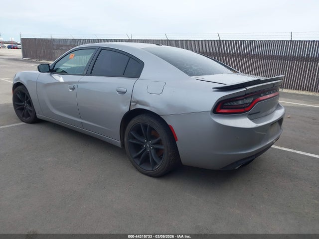 2C3CDXBG8JH220735 Dodge Charger Sxt Rwd