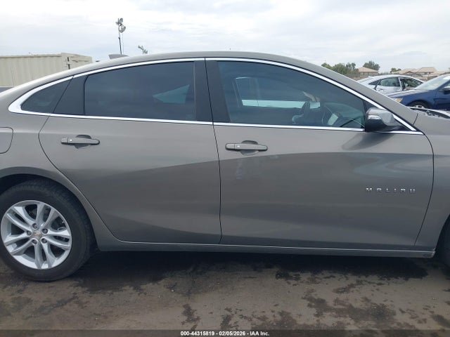 1G1ZD5ST9JF248240 Chevrolet MALIBU LT