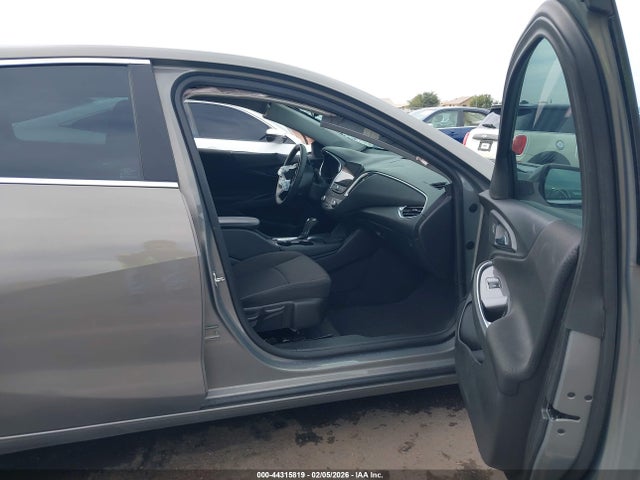 1G1ZD5ST9JF248240 Chevrolet MALIBU LT