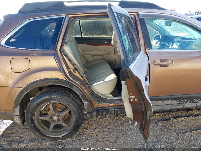 44315824 :رقم المزاد ، 4S4BRBLCXB3440045 vin ، 2011 Subaru Outback 2.5i Limited مزاد بيع