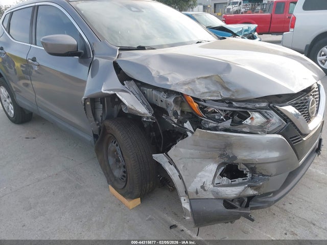 JN1BJ1CVXLW262695 Nissan Rogue Sport S Fwd Xtronic Cvt