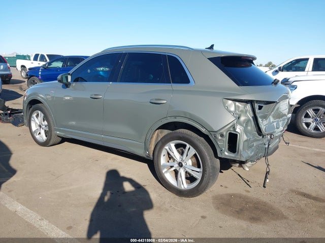 2022 AUDI Q3 WA1DECF33N1088155 Photo 2